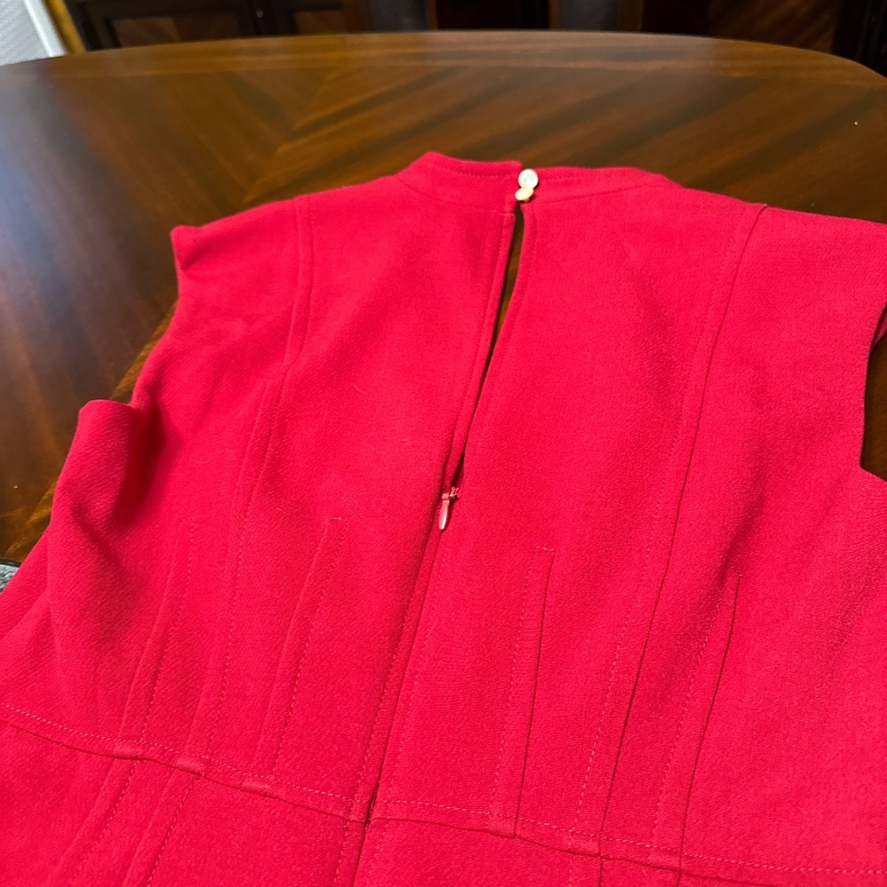 Red! - Picture 2 of 5